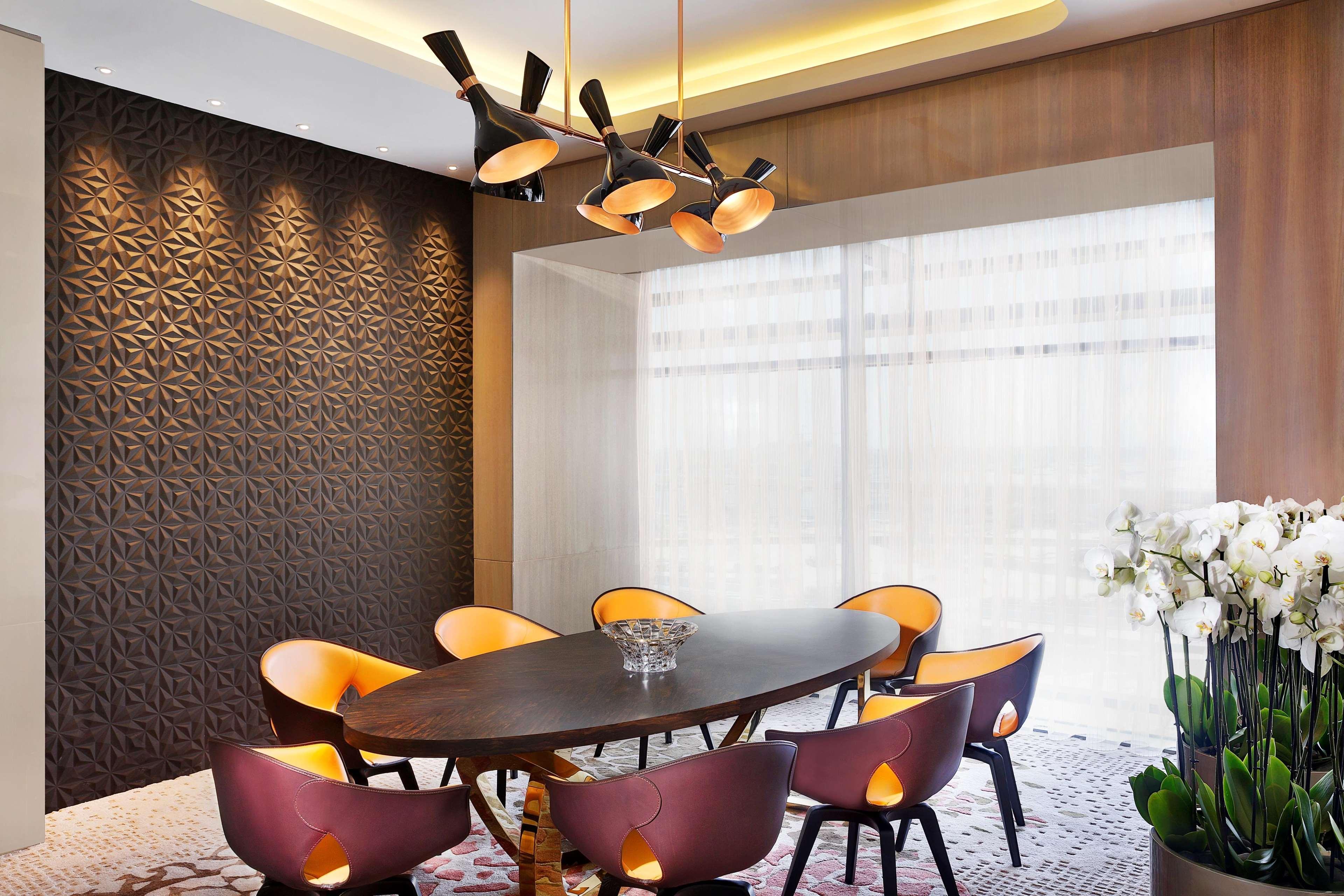 Alrayyan Hotel Doha, Curio Collection By Hilton Al Rayyan Buitenkant foto A dining room