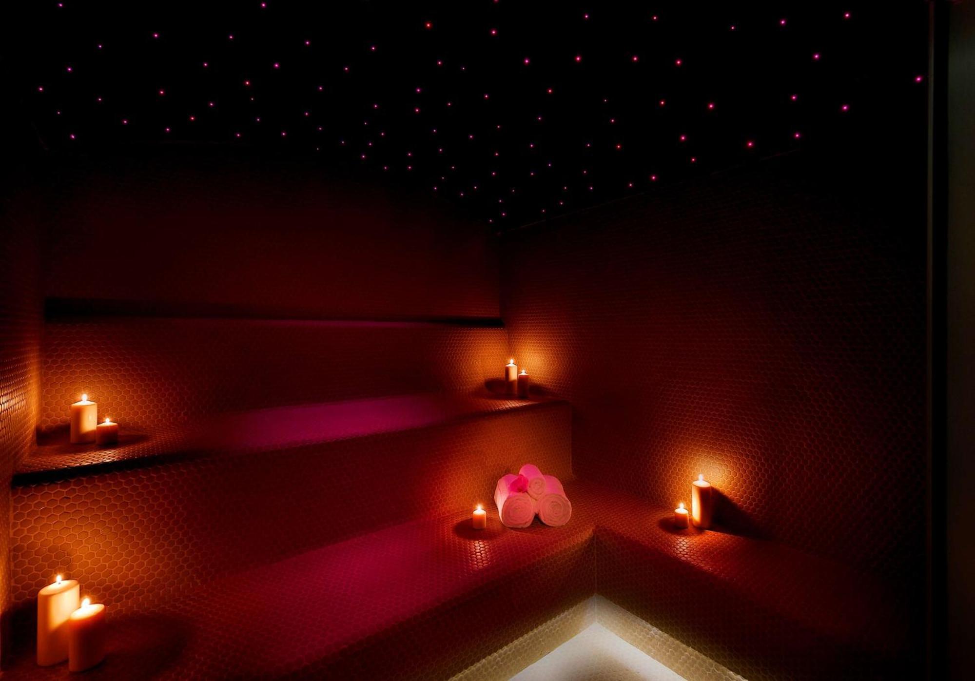 Alrayyan Hotel Doha, Curio Collection By Hilton Al Rayyan Buitenkant foto A salt cave in Germany