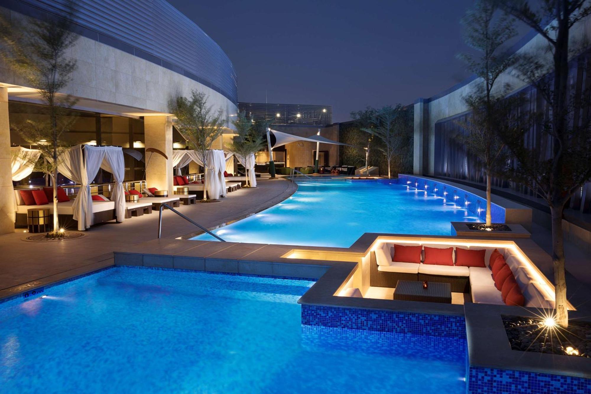 Alrayyan Hotel Doha, Curio Collection By Hilton Al Rayyan Buitenkant foto The pool at the W Dubai - Jumeirah Lakes Towers
